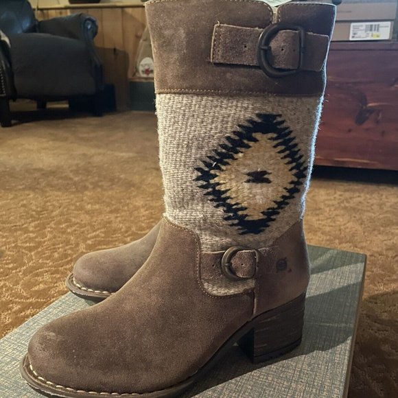 NIB $235 Born Taupe Triana Boots 8-M Suede Leather Wool Blanket Aztec New - Picture 3 of 8